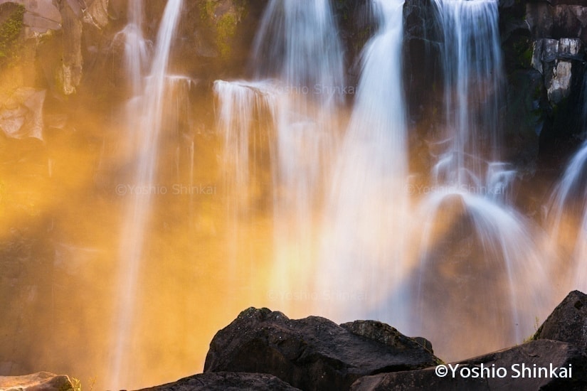 滝と光芒